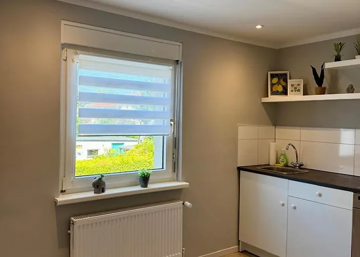 Apartament 2 - Gemuetliche Mit Kuechenzeile, Bad Und Grosser Terrasse *